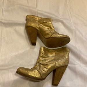 Seychelles gold glitter leather upper bootie size 7